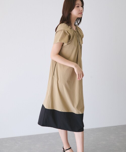 Jayro(ジャイロ)の「配色半袖ワンピース(ワンピース・レディース・ブラック/ベージュ/カーキ・F)」の21枚目の写真