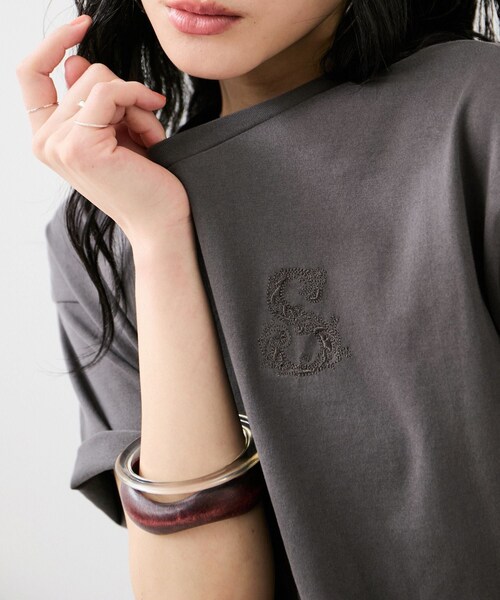 VIS(ビス)の「ボクシークロップド刺繍Tシャツ(Tシャツ/カットソー・レディース・チャコール/ホワイト/ブルー・F)」の11枚目の写真