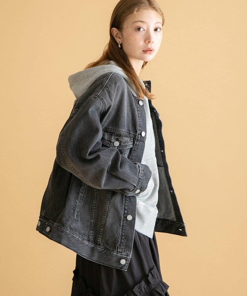 URBAN RESEARCH Sonny Label（アーバンリサーチサニーレーベル）の「ノーカラーオーバーサイズGジャン（デニムジャケット・レディース・インディゴ/グレー・FREE）」の8枚目の写真