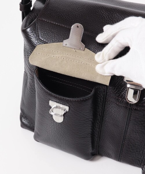 URBAN RESEARCH(アーバンリサーチ)の「LEMAIRE WEEK-END GEAR BAG(ショルダーバッグ・メンズ・ESPRESSO/DARK MINK・-)」の8枚目の写真