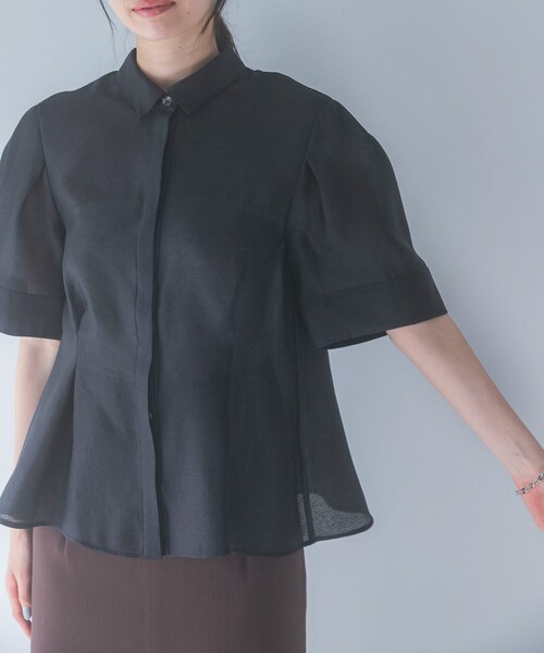 URBAN RESEARCH ROSSO（アーバンリサーチロッソ）の「シアーオーガンジーフォルムシャツ（シャツ/ブラウス・レディース・BLACK/OFF WHITE・Free）」の17枚目の写真