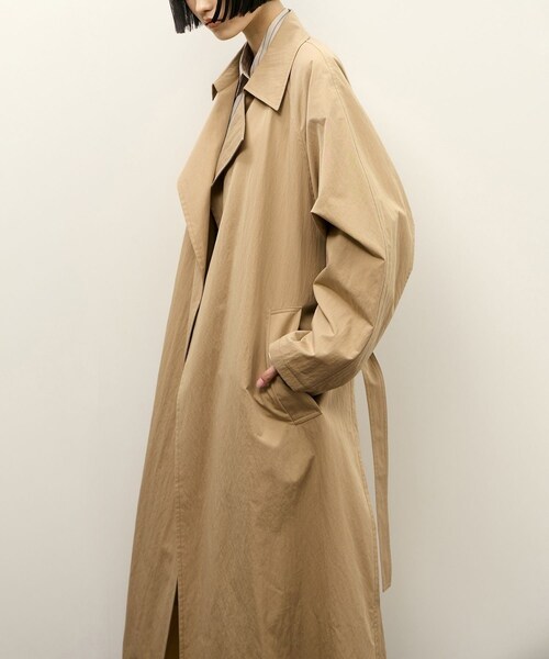 ADAM ET ROPE'（アダムエロペ）の「リラックスライトトレンチコート（トレンチコート・レディース・オフホワイト/ベージュ・36/38）」の17枚目の写真