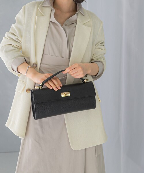 URBAN RESEARCH ROSSO（アーバンリサーチロッソ）の「AULENTTI　ワイドショルダーBAG（ショルダーバッグ・レディース・TAUPE/NERO・-）」の4枚目の写真