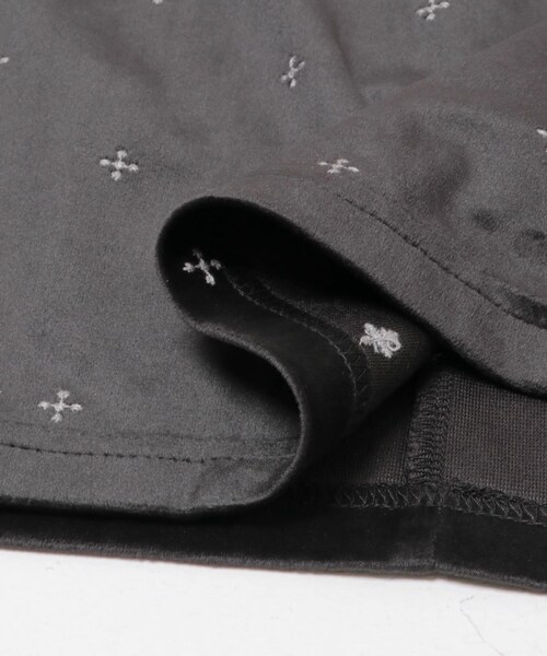 URBAN RESEARCH DOORS(アーバンリサーチドアーズ)の「刺繍ベロアキャミチュニック(キャミソール・レディース・BLACK/CHARCOAL・Free)」の8枚目の写真