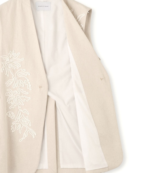 ADAM ET ROPE'（アダムエロペ）の「エンブロイダリージレ（ベスト・レディース・ブラック/キナリ・F）」の22枚目の写真