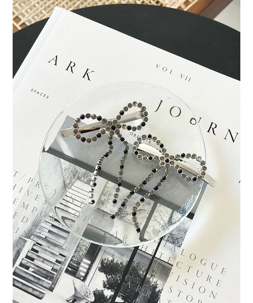 CALNAMUR（カルナムール）の「PEARL BIJOU RIBBON PIN/パールビジューリボンピン（ヘアピン・レディース・ブラック/シルバー・F）」の5枚目の写真