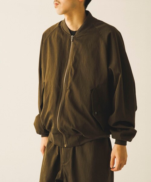 URBAN RESEARCH(アーバンリサーチ)の「A PRESSE Silk Padding Jacket(ブルゾン・メンズ・NAVY/KHAKI・2/3)」の5枚目の写真