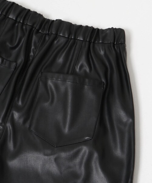 URBAN RESEARCH(アーバンリサーチ)の「レザーライクコクーンパンツ(その他パンツ・レディース・BLACK/BEIGE・FREE)」の12枚目の写真