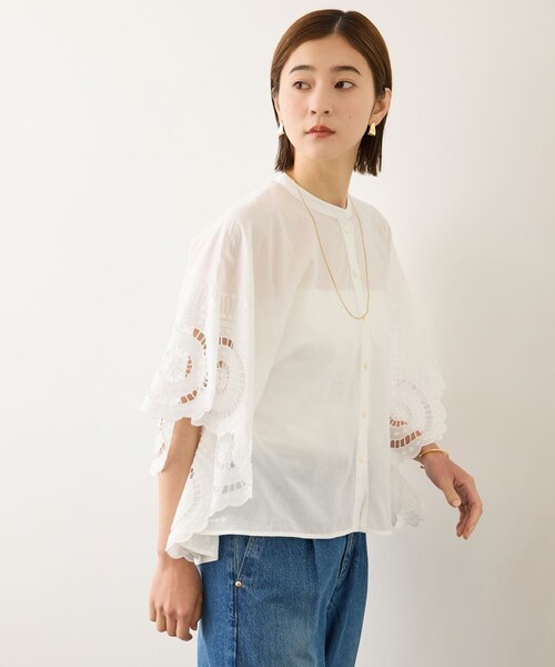 ROPE'(ロペ)の「INDIAコットンボイルシフリー刺繍ケープ(ポンチョ)ブラウス/セットアップ対応・イージーケア(シャツ/ブラウス・レディース・ブラック/ホワイト・F)」の13枚目の写真