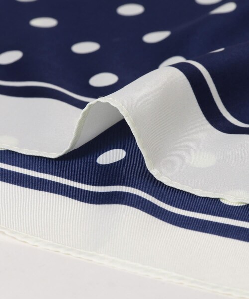 URBAN RESEARCH DOORS(アーバンリサーチドアーズ)の「ドットスカーフ(バンダナ/スカーフ・レディース・NAVY/BEIGE/SILVER・One/one)」の9枚目の写真