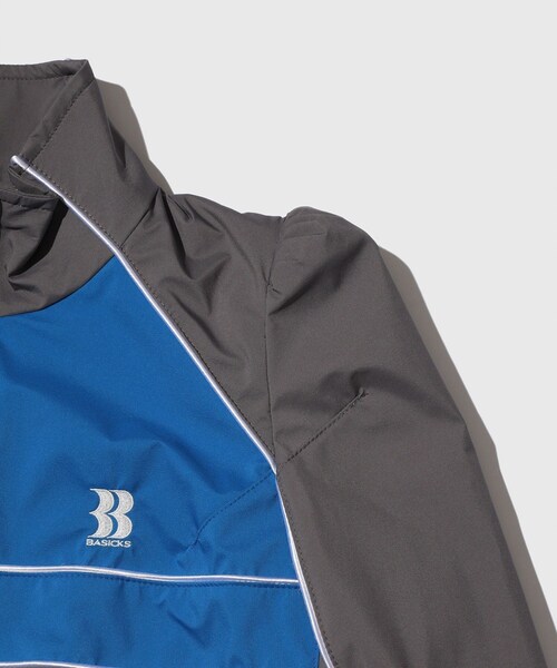 ADAM ET ROPE'(アダムエロペ)の「【BASICKS/ベイシックス】Cigarettes Shoulder Track Jacket(ブルゾン・メンズ・ブラック/グレー・XS)」の6枚目の写真