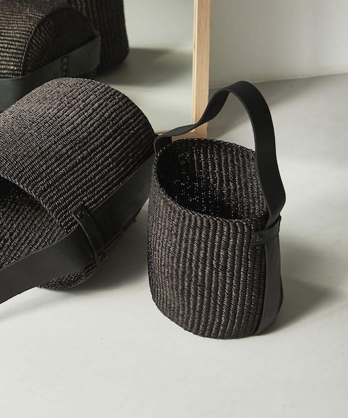 URBAN RESEARCH(アーバンリサーチ)の「ニャリガバスケットバッグS(かごバッグ・レディース・BLACK/NATURAL・-)」の1枚目の写真