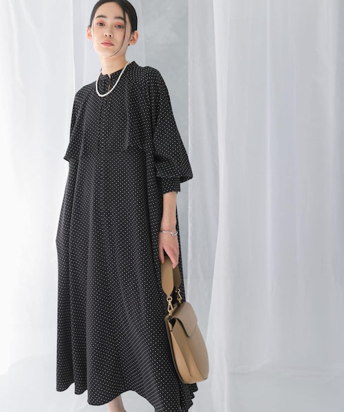 URBAN RESEARCH ROSSO（アーバンリサーチロッソ）の「『WEB限定』ドットプリントケープワンピース（ワンピース・レディース・NAVY/BLACK・FREE）」の2枚目の写真