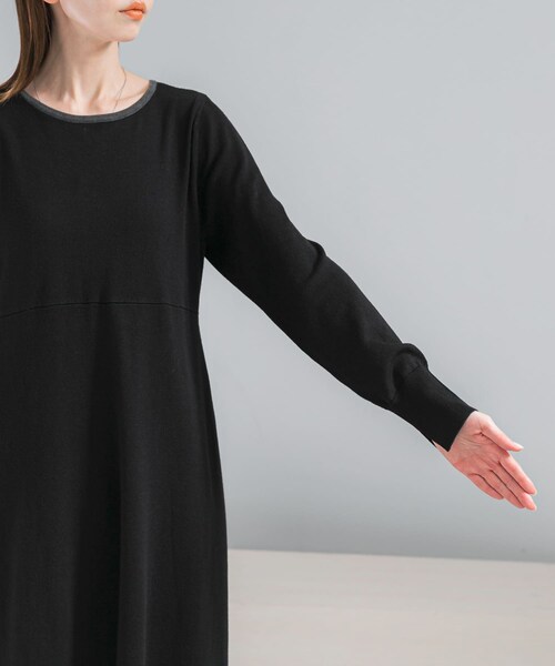 URBAN RESEARCH ROSSO（アーバンリサーチロッソ）の「ウォシャブルフレアシルエットニットワンピース（ワンピース・レディース・BLUE/GRAY×BK/BK×GRAY・Free）」の12枚目の写真