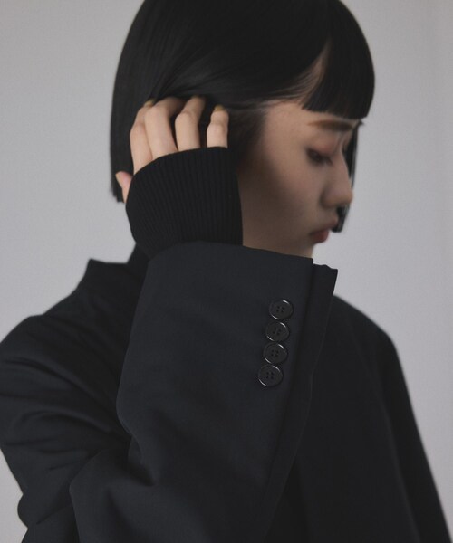 ADAM ET ROPE'（アダムエロペ）の「LIMONTAノーカラーダウンジャケット（ダウンジャケット/コート・レディース・ブラック/カーキ・F）」の16枚目の写真