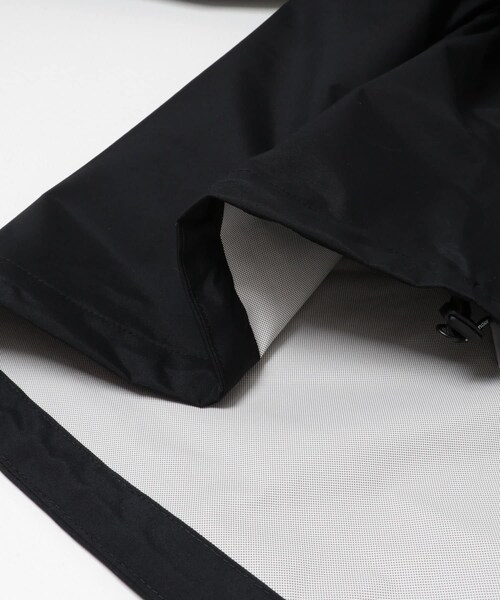 EKAL(エカル)の「and wander 2.5L hiker rain jacket(テーラードジャケット・メンズ・black/l.gray・M/L)」の8枚目の写真