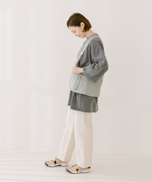 ITEMS URBANRESEARCH（アイテムズ アーバンリサーチ）の「2WAYユーティリティバッグベスト（ベスト・レディース・KHAKI/BEIGE/L.CHARCOAL・one）」の14枚目の写真