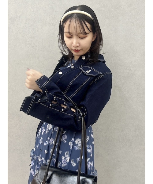 dazzlin（ダズリン）の「デニムシャツボレロジャケット（デニムジャケット・レディース・ブラック/ブルー/インディゴ・S/M）」の4枚目の写真