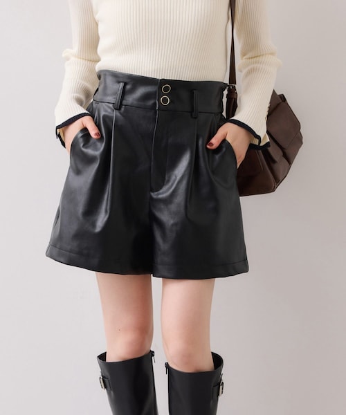 VIS(ビス)の「レザーショートパンツ(その他パンツ・レディース・ブラック/キャメル・F)」の1枚目の写真