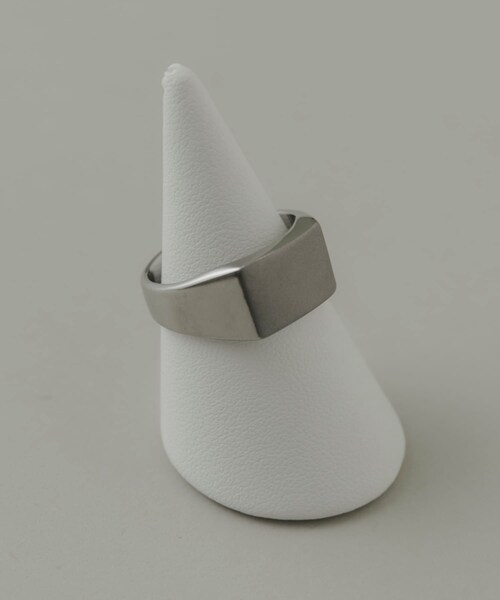 SMELLY（スメリー）の「ステンレスシグネットリング（リング・メンズ・SLV・18）」の3枚目の写真