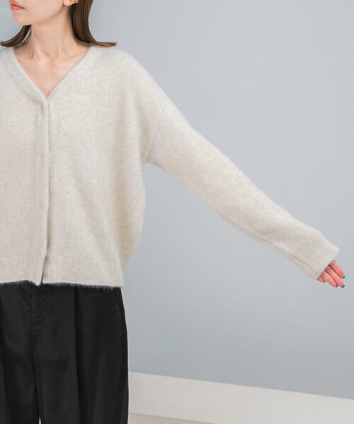 URBAN RESEARCH ROSSO(アーバンリサーチロッソ)の「エアリーニット2WAYカーディガン(カーディガン/ボレロ・レディース・G/WHITE/BEIGE/BLACK・Free)」の15枚目の写真