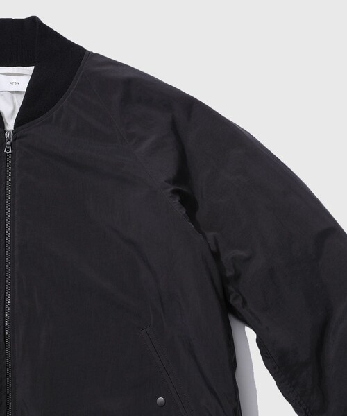 ADAM ET ROPE'(アダムエロペ)の「【ATON/エイトン】FIBRIL NYLON SATIN FLIGHT JACKET(その他アウター・メンズ・ブラック系・4/6)」の5枚目の写真