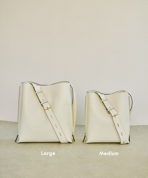 ROPE'(ロペ)の「【E'POR】Y BAG Shoulder Medium【軽量】(ショルダーバッグ・レディース・ライトグレー/キナリ・F)」の7枚目の写真