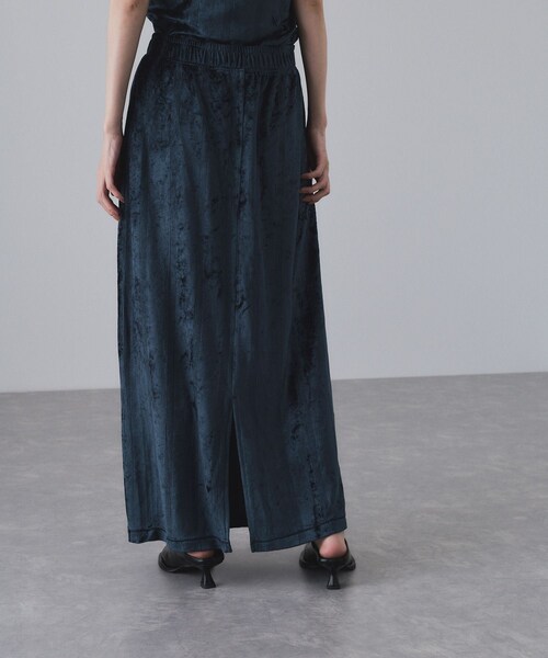 ADAM ET ROPE'（アダムエロペ）の「【Miller for ADAM ET ROPE'】別注 ベロアSkirt（スカート・レディース・グリーン/ネイビー・F）」の8枚目の写真