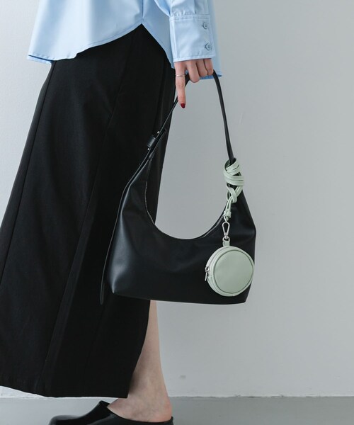 SENSE OF PLACE by URBAN RESEARCH（センスオブプレイスバイアーバンリサーチ）の「ラウンドポーチツキバッグ（ハンドバッグ・レディース・BLACK/BROWN/GREIGE・One）」の6枚目の写真