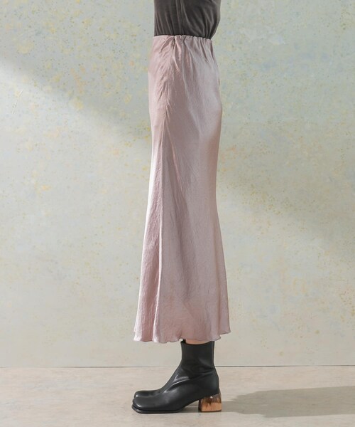 URBAN RESEARCH ROSSO（アーバンリサーチロッソ）の「サテンバイアススカート（スカート・レディース・ivory/mauve pink・FREE）」の21枚目の写真
