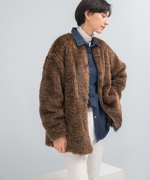 URBAN RESEARCH ROSSO（アーバンリサーチロッソ）の「『WEB/一部店舗限定』ノーカラーファーボアZIPブルゾン（ノーカラージャケット・レディース・BROWN/GREIGE・FREE）」の8枚目の写真