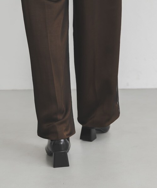 KBF(ケイビーエフ)の「セミスクエアトゥパンプス(パンプス・レディース・KHAKI/BLACK・36/37/38)」の8枚目の写真