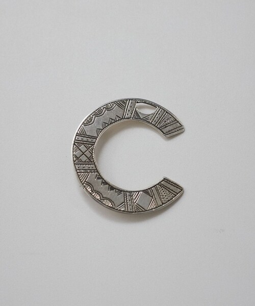 ADAM ET ROPE'（アダムエロペ）の「【TUAREG（トゥアレグ）for SALON】ブローチ&ネックレスC（ブローチ/コサージュ・レディース・シルバー・F）」の10枚目の写真