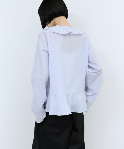 ADAM ET ROPE'(アダムエロペ)の「【WEB限定】オーバーラッフルフリルブラウス(シャツ/ブラウス・レディース・ホワイト/ブラウン/ブルー・F)」の10枚目の写真