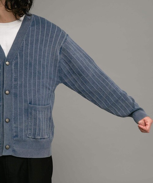 URBAN RESEARCH Sonny Label（アーバンリサーチサニーレーベル）の「コンチョボタンニットカーディガン（カーディガン/ボレロ・メンズ・スミクロ/ブルー/ピンク・M/L）」の14枚目の写真
