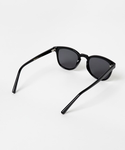 URBAN RESEARCH（アーバンリサーチ）の「A.Kjaerbede　BATE（メガネ・レディース・Champagne/Brown/Black/BK YLW/Smoke T-2・FREE）」の9枚目の写真