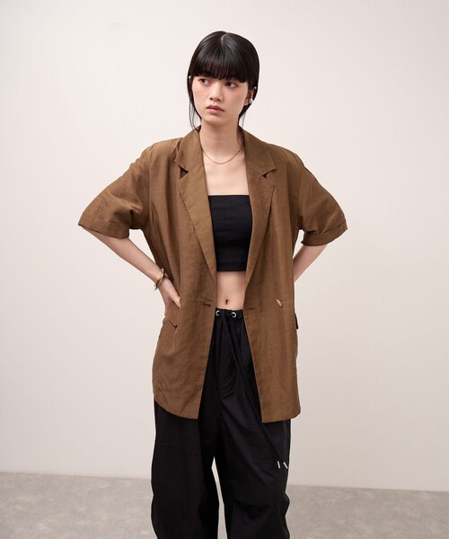 ADAM ET ROPE'（アダムエロペ）の「キュプラリネンMIXハーフスリーブジャケット（テーラードジャケット・レディース・ブラック/キャメル・36/38）」の9枚目の写真