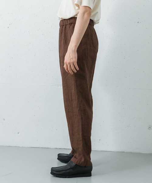 URBAN RESEARCH（アーバンリサーチ）の「YLEVE　LINEN POPLIN PANTS（その他パンツ・メンズ・011 SUMI/050 BROWN・3/4）」の9枚目の写真