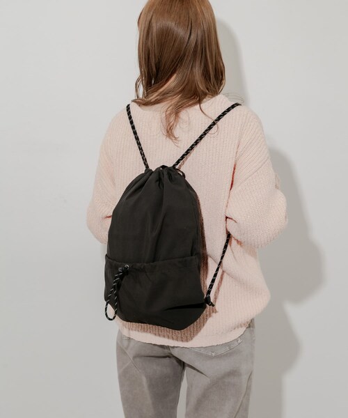 SMELLY（スメリー）の「ドロストポケットナップサック（バックパック/リュック・レディース・BLK/GRY・-）」の8枚目の写真