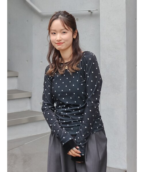 Ungrid（アングリッド）の「バックオープンドットシアーベロアロングスリーブTee（Tシャツ/カットソー・レディース・オフホワイト/ブラック/ブラウン/ミックス・F）」の8枚目の写真