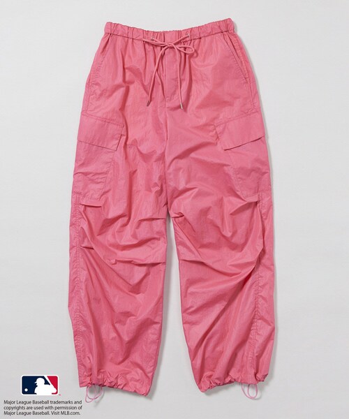 ROPE'(ロペ)の「【MLB COLLECTION BY JUN】ナイロンパラシュートパンツ(カーゴパンツ・レディース・ブラック/ホワイト/ピンク・F)」の17枚目の写真
