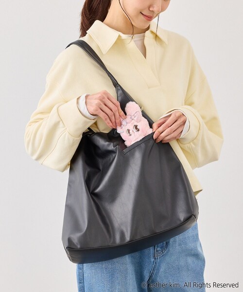 ROPE' PICNIC(ロペピクニック)の「【Esther Bunny Little meets ROPE' PICNIC】チャーム付きバッグ(トートバッグ・レディース・ブラック/シルバー・F)」の8枚目の写真