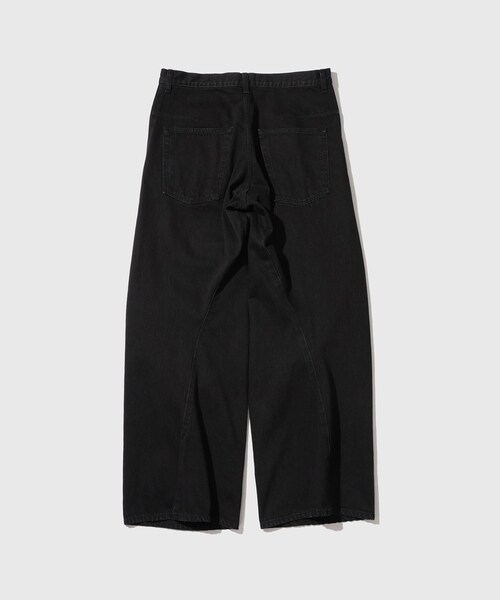 ADAM ET ROPE'（アダムエロペ）の「【NVRFRGT/ネヴァーフォーゲット】3D TWISTED WIDE LEG JEANS FADED BLACK（デニムパンツ・メンズ・ブラック・1/2/3）」の13枚目の写真