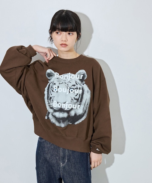 ADAM ET ROPE'（アダムエロペ）の「【Oblada(オブラダ)】別注 TIGER SWEAT（スウェット・レディース・ブラウン/ネイビー・F）」の2枚目の写真