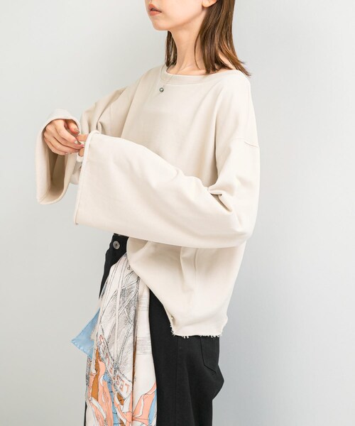 URBAN RESEARCH ROSSO（アーバンリサーチロッソ）の「オフショルライトスウェット（スウェット・レディース・L/BEIGE/MOON STONE・FREE）」の4枚目の写真