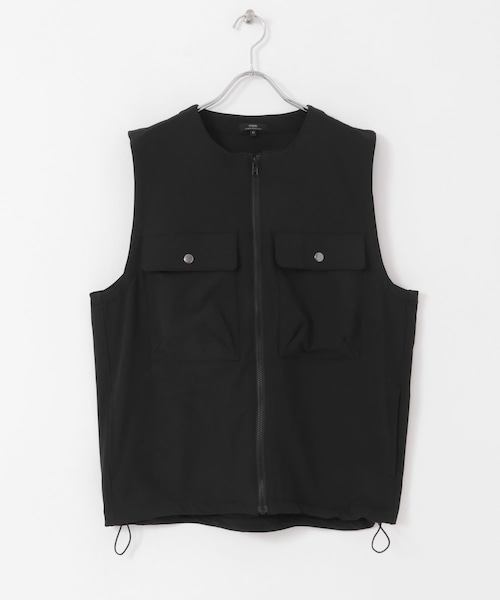ITEMS URBANRESEARCH(アイテムズ アーバンリサーチ)の「撥水×ストレッチ ナイロンノーカラーベスト(ベスト・メンズ・BLK/NVY・M/L)」の1枚目の写真