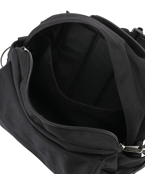 ADAM ET ROPE'(アダムエロペ)の「【Aeta/アエタ】WAIST BAG M(ボディバッグ/ウエストポーチ・メンズ・ブラック・F)」の10枚目の写真