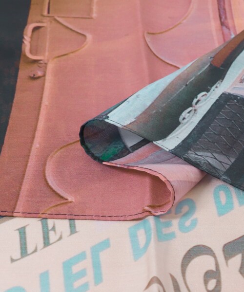 URBAN RESEARCH DOORS(アーバンリサーチドアーズ)の「LY POSTCARD SCARF(バンダナ/スカーフ・レディース・MOSAIC/HOTEL・Free)」の7枚目の写真