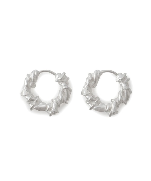 ADAM ET ROPE'（アダムエロペ）の「【J'aDoRe・一部店舗限定】【Completedworks（コンプリーテッドワークス）】motif earrings（ピアス（両耳用）・レディース・シルバー・F）」の3枚目の写真