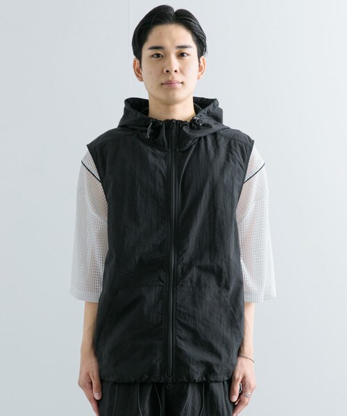 SENSE OF PLACE by URBAN RESEARCH（センスオブプレイスバイアーバンリサーチ）の「『セットアップ対応』ナイロンフーデッドトラックベスト（テーラードジャケット・メンズ・BLACK/L.BLUE・M/L）」の14枚目の写真